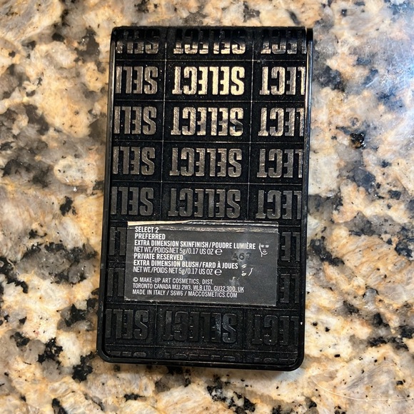 Brand new discontinued MAC blush and highlight - Picture 3 of 3